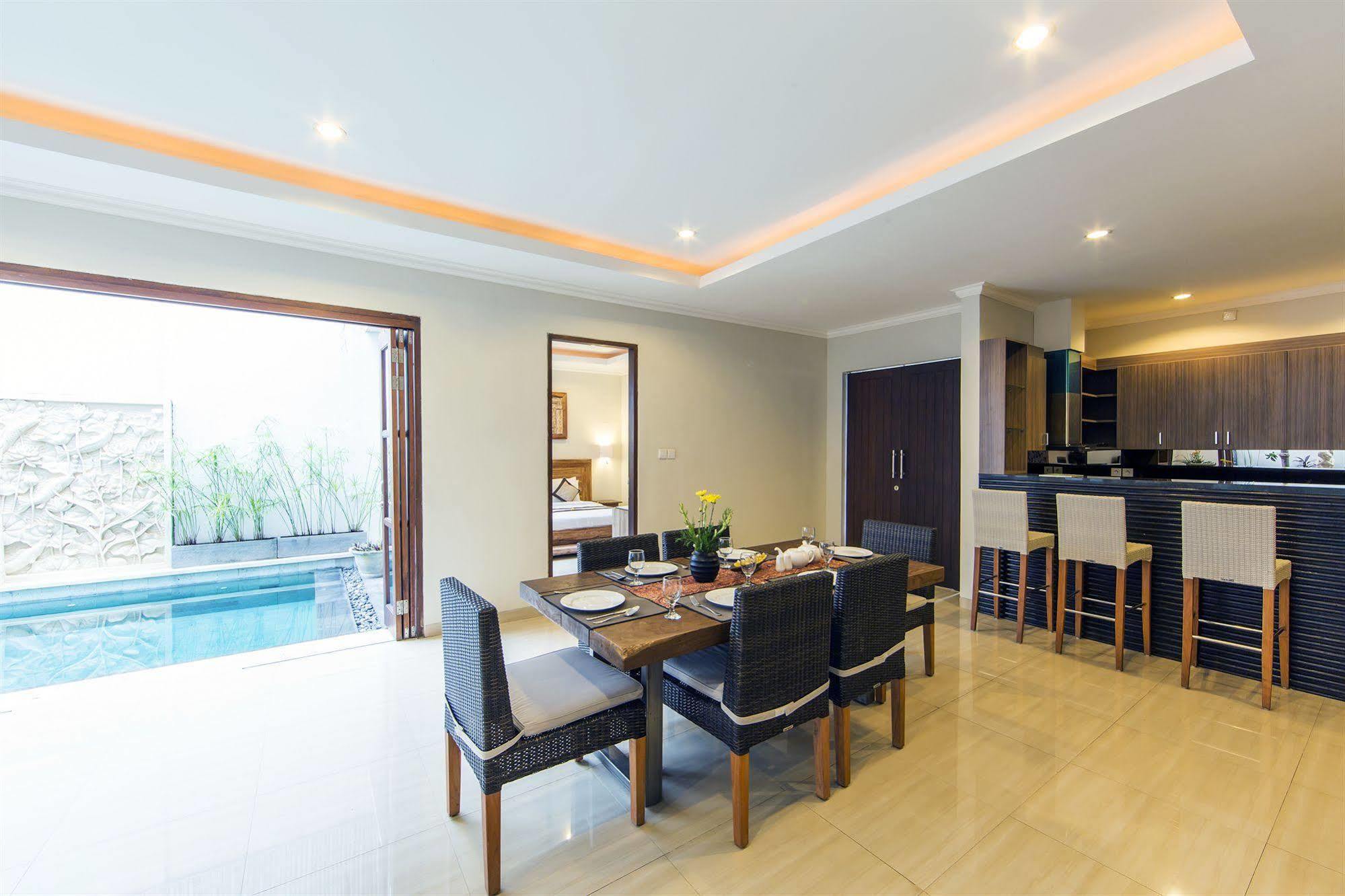 White Lotus Villas Seminyak Exterior foto